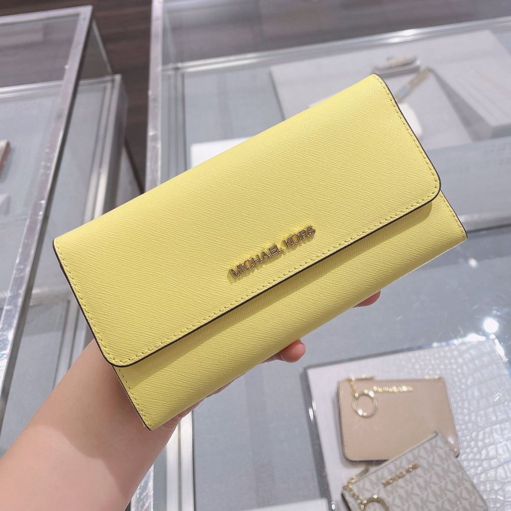 MK Jet Set Travel Large Trifold Wallet BUTTERCUP